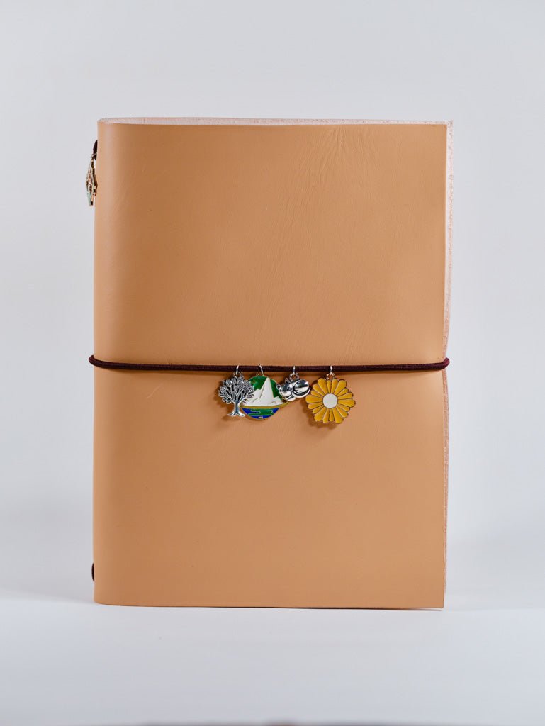 A5 handmade leather traveler notebook cover - ArtnBooks Shop